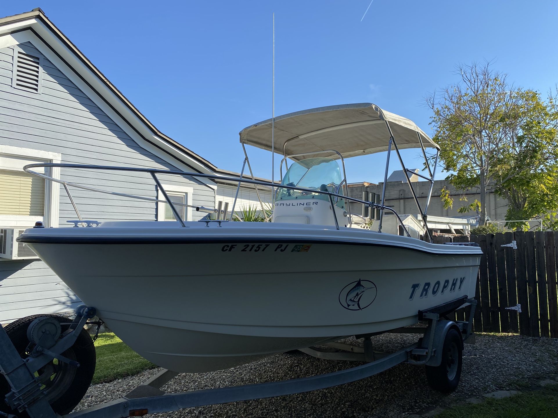 1998 Bay liner Trophy center console