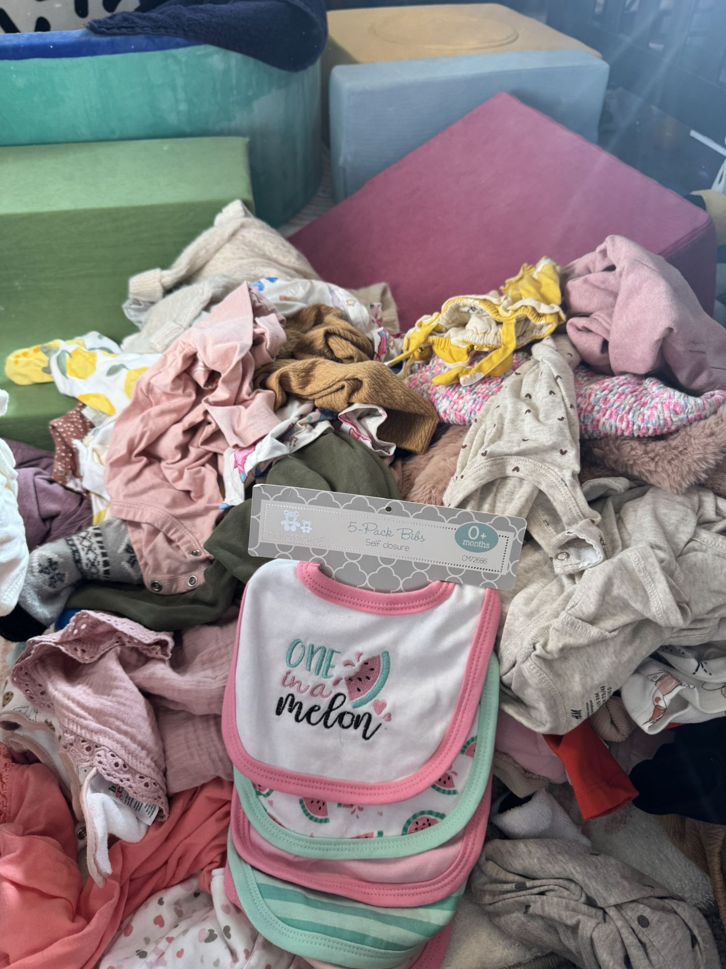 🎀 Baby Girl Clothing Mystery Bag! Sizes 0–9 Months 🎀