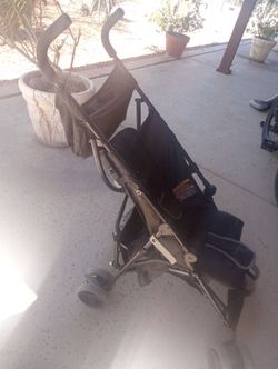Compact umbrella stroller