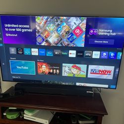 SAMSUNG 65-Inch Class Crystal UHD 4K w/ Mount