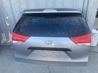 2011-2020 Toyota Sienna Tailgate