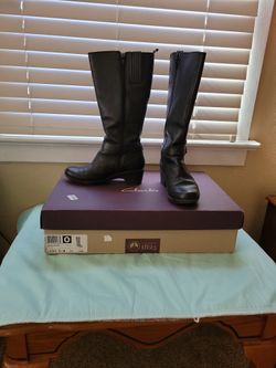 Clark Boots 6 1/2