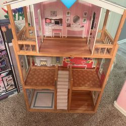 Doll House 