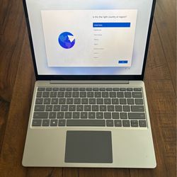 Microsoft Surface Laptop Go NICE!