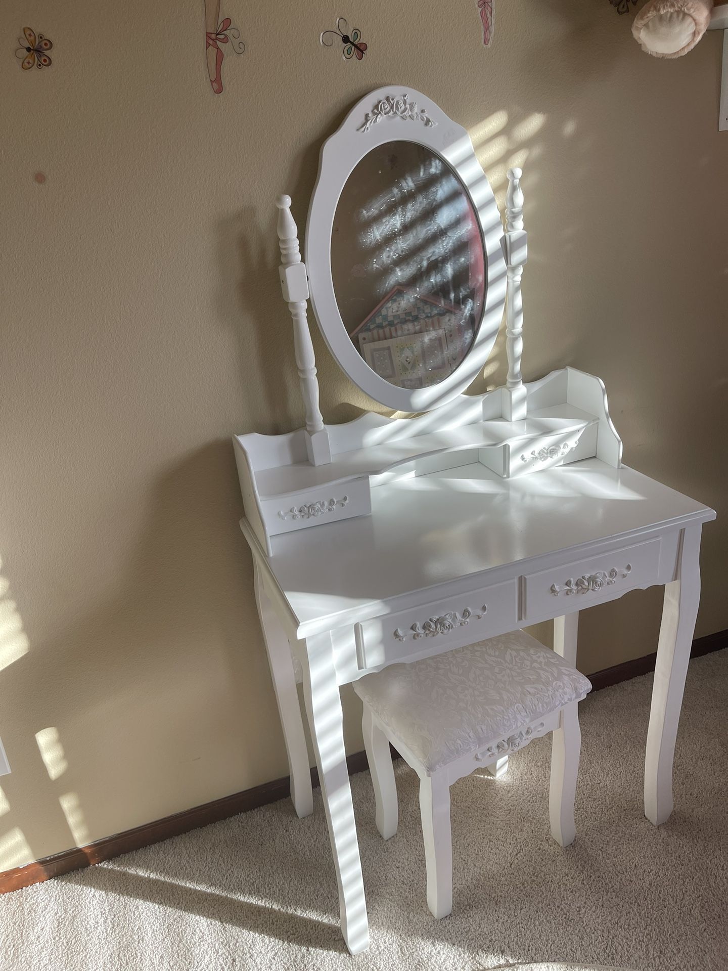 Vanity Table for Sale in Snohomish, WA OfferUp
