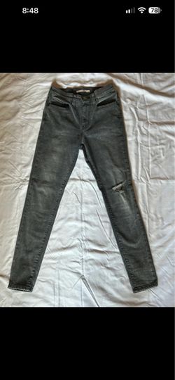 Gray Skinny Jeans with Knee Rip