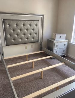Queen Bedroom Set for Sale