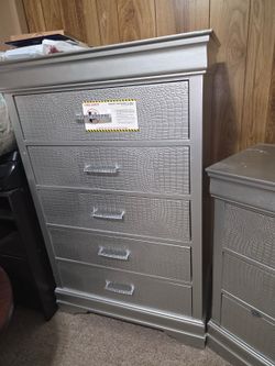 Queen bedroom set