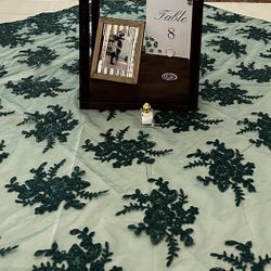 15 Lace Square Runners