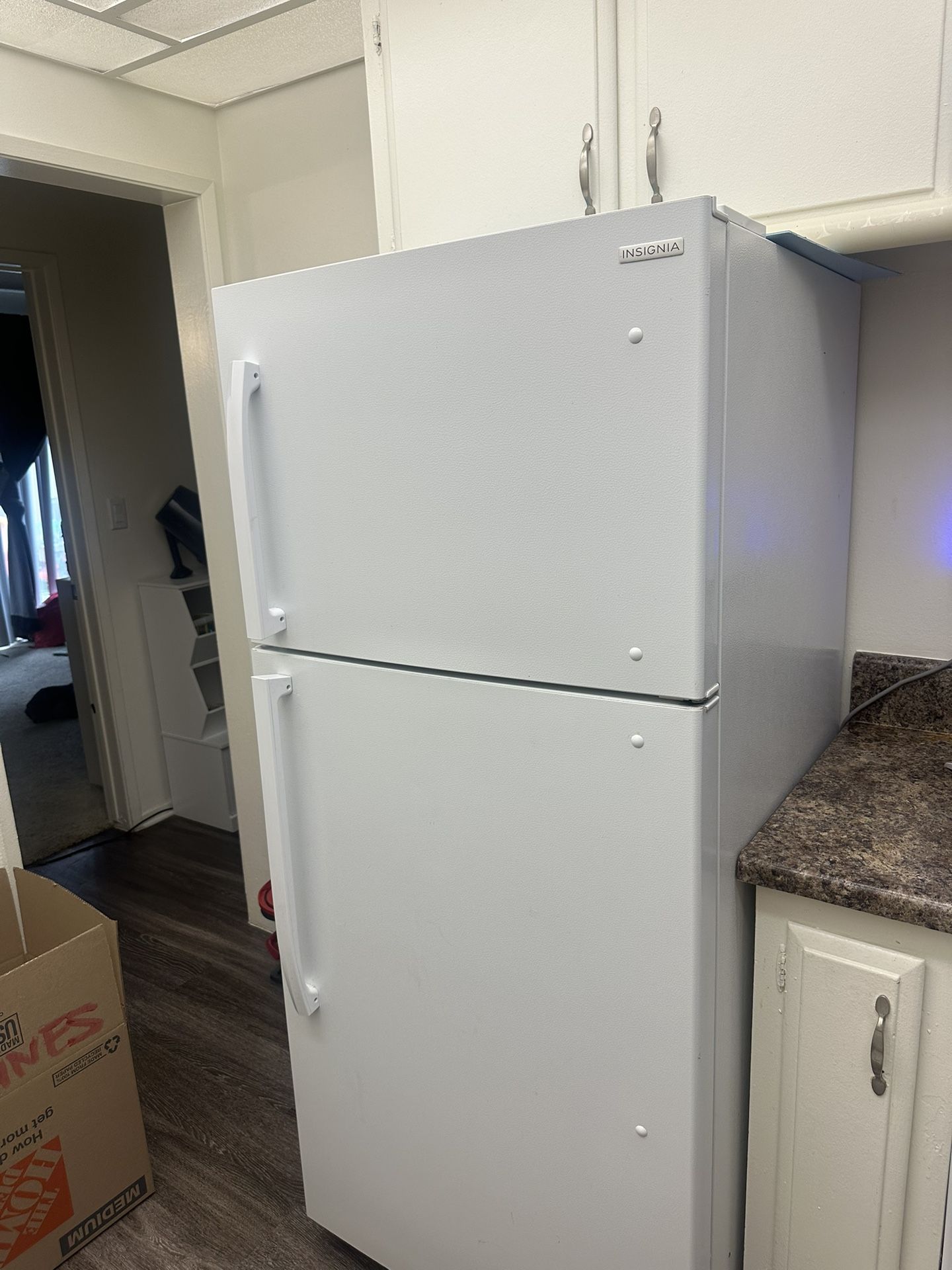 Apartment Sized Fridge Refrigerator Freezer