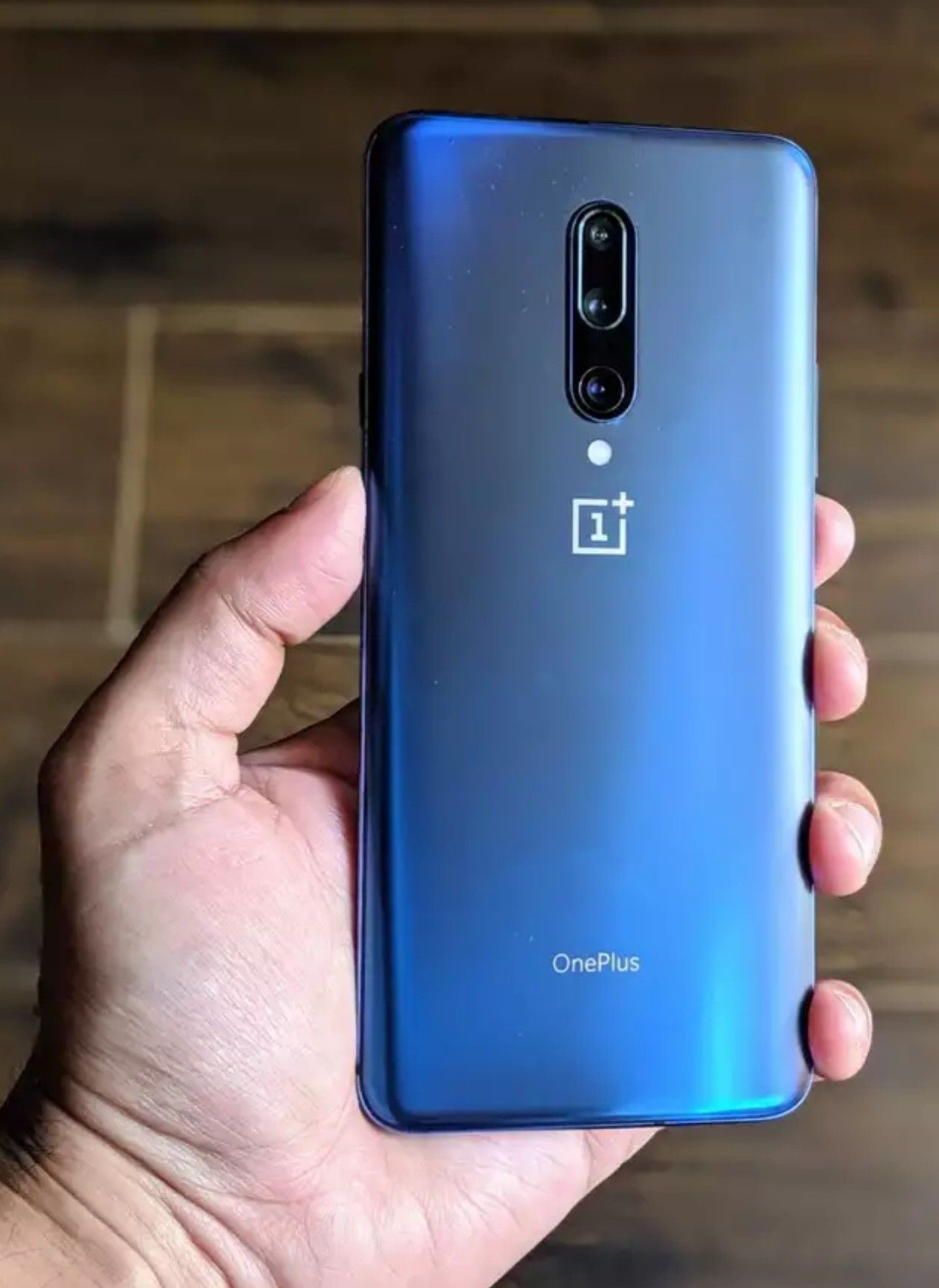 Oneplus 7 Pro Unlocked Nebula Blue with 12 gb and 90 ghz screen. Like New