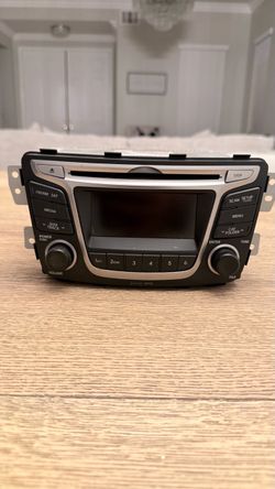 Hyundai OEM Car Stereo CD Player Head Unit