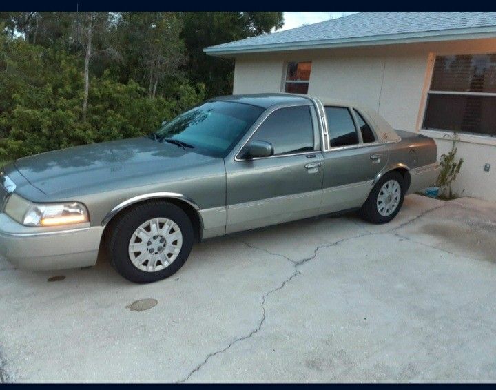 2004 Mercury Grand Marquis