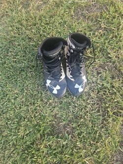 Kids Under Armour Highlight football cleats