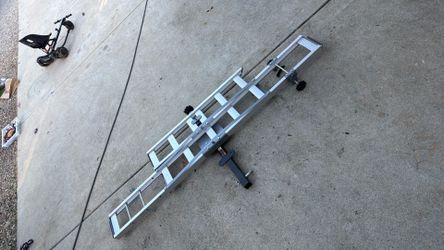 Motorcycle hitch mount