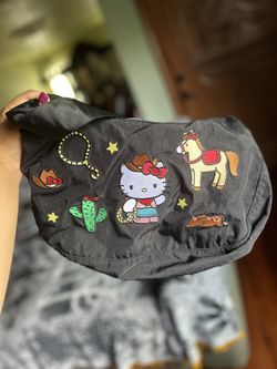 NEW Hello kitty Baggu Crescent