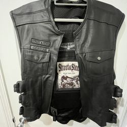 New Motorcycle Leather Vest (large)