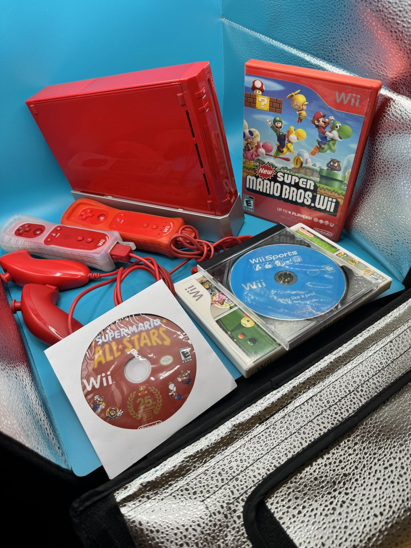 Nintendo Wii Red Console W/Games And Red Controllers 