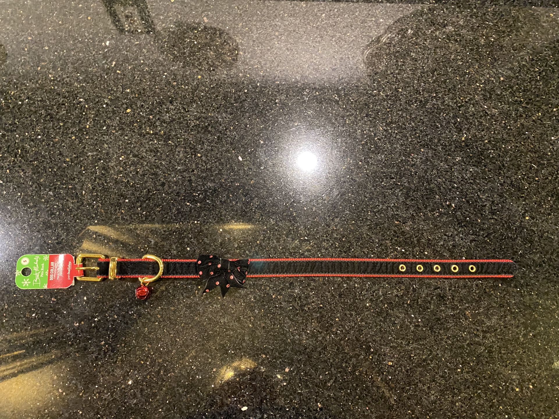 HOLIDAY COLLAR FOR DOGS, SMALL (NECK SIZE 15”)