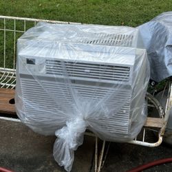 10,300 BTU Air conditioner 
