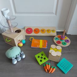 Lovevery toy set Babbler