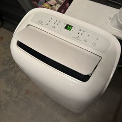 Portable A/C Unit and Dehumidifier Toshiba