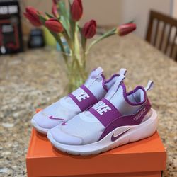 Kids Nike shoes size 2.5