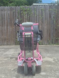 Electric mobility scooter