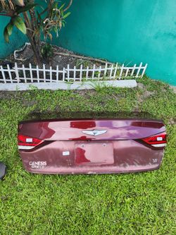 2015 Genesis Sedan Used Trunk Part