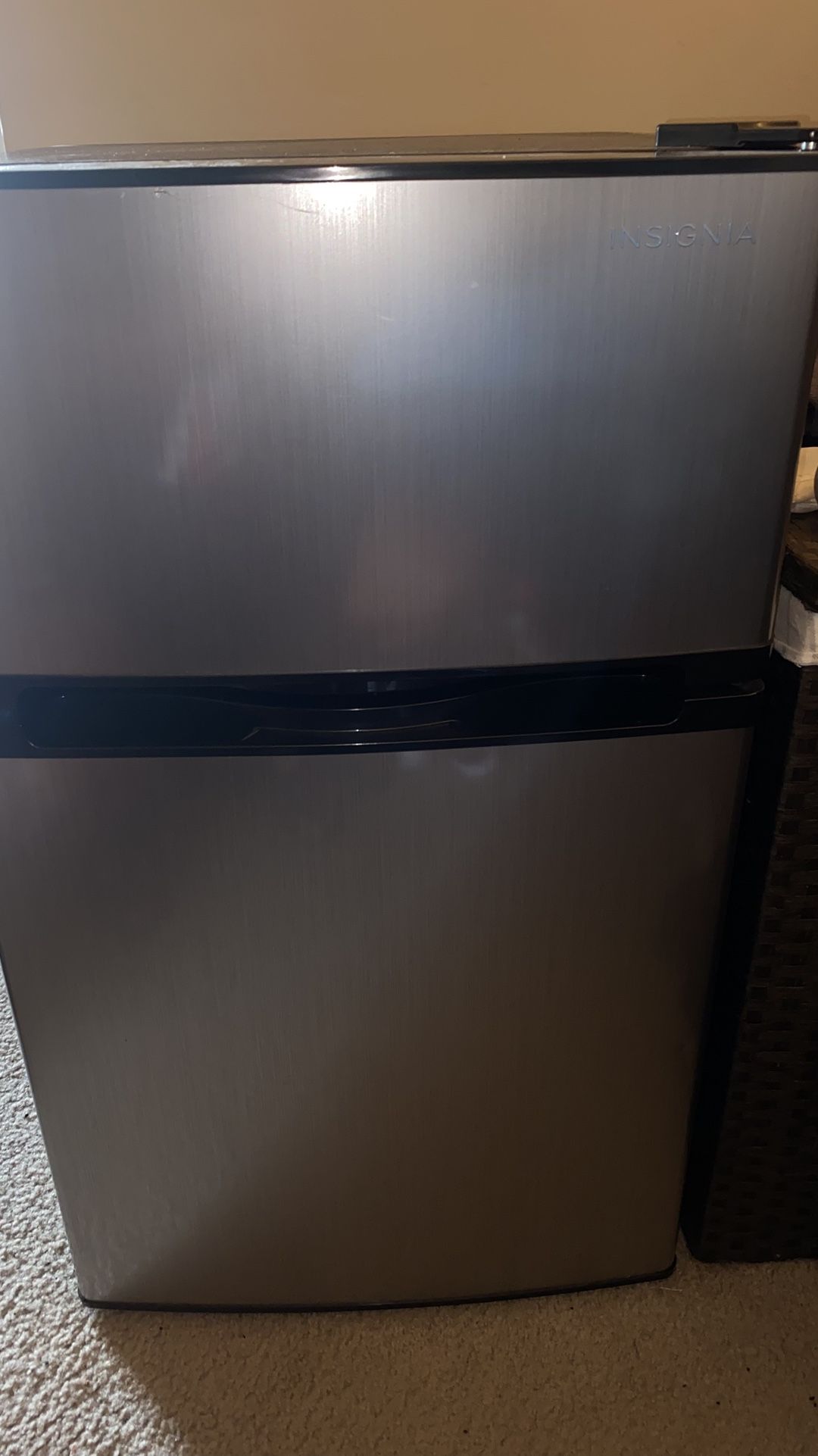 Insignia Mini Fridge With Freezer
