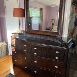 Dresser And Nightstands 