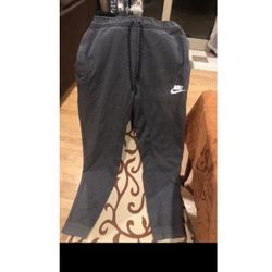 Like new boys/ teens joggers 14/16 joggers. Zip up pockets