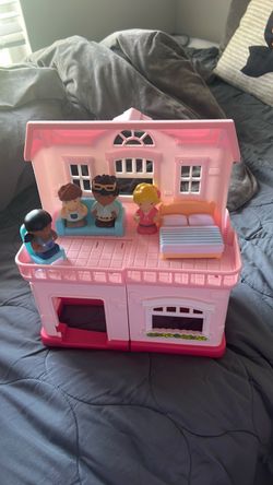Doll house with accessories