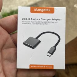 Mangotek USB C To 35mm Headphone And Charger Adapter 
