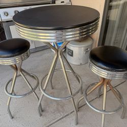 Retro Diner Style Pub Table with 2 Stools – Chrome Trim