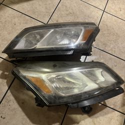 2012-2014 Chevy Traverse Headlight 
