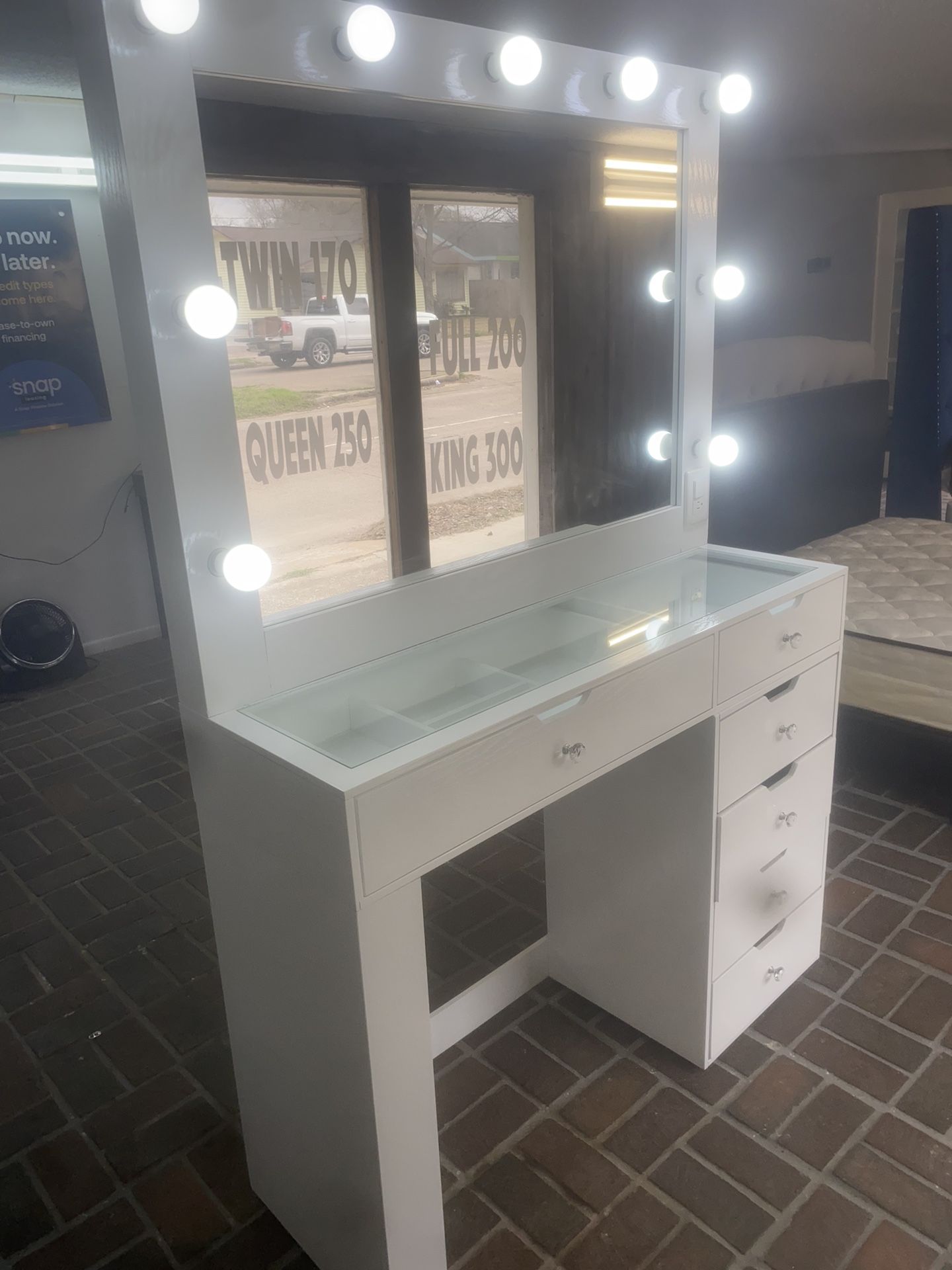 BRAND NEW MAKE UP VANITY