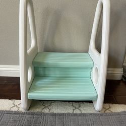 Kids Step Stool With Side Handles