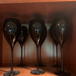 Very Pretty Large Black Wine Glasses NEW-8-of Them