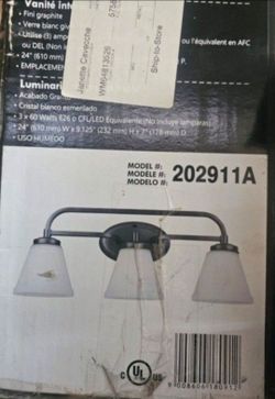Ergo Mayfiled 3-Light Vanity In Matte Black