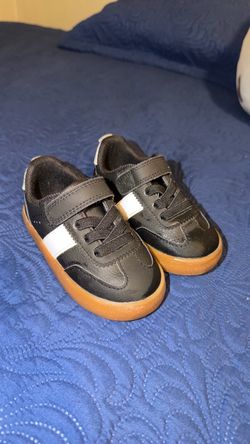 H&M size 6c sneakers