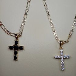 Cruses Chikitas Muy Bonitas 35$ Cada Una 14K Oro Laminado De Alta Calidad Beautiful Small Crosses With Chain 35$ Each 14K Gold Laminated High Quality