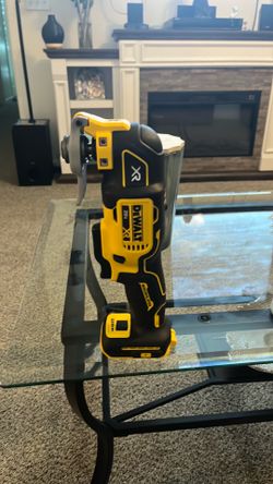 DEWALT 20V MAX XR Cordless Brushless 3-Speed Oscillating Multi Tool (Tool Only) Questions & Answers (50