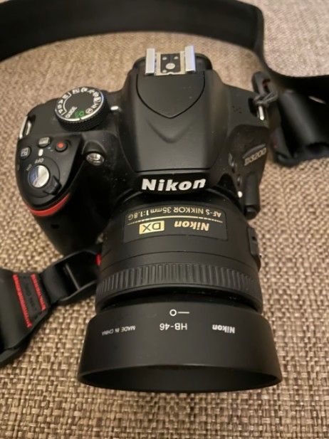 Nikon 3200 DSLR + Accessories + Peak Design Bag
