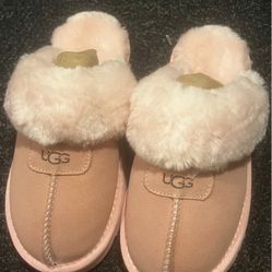 Pink slippers size 4 woman boots