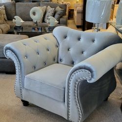 Silver Velvet Tufted Chair