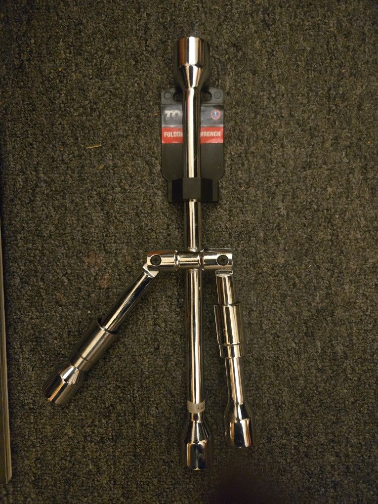 New Folding Wrench