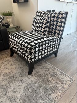 Chairs pair