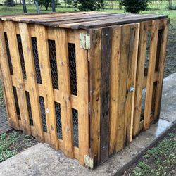 Coop/ Gallinero/Rabbit hutch