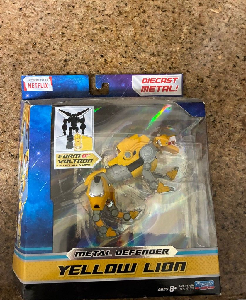 Voltron Legendary Defender Yellow Lion